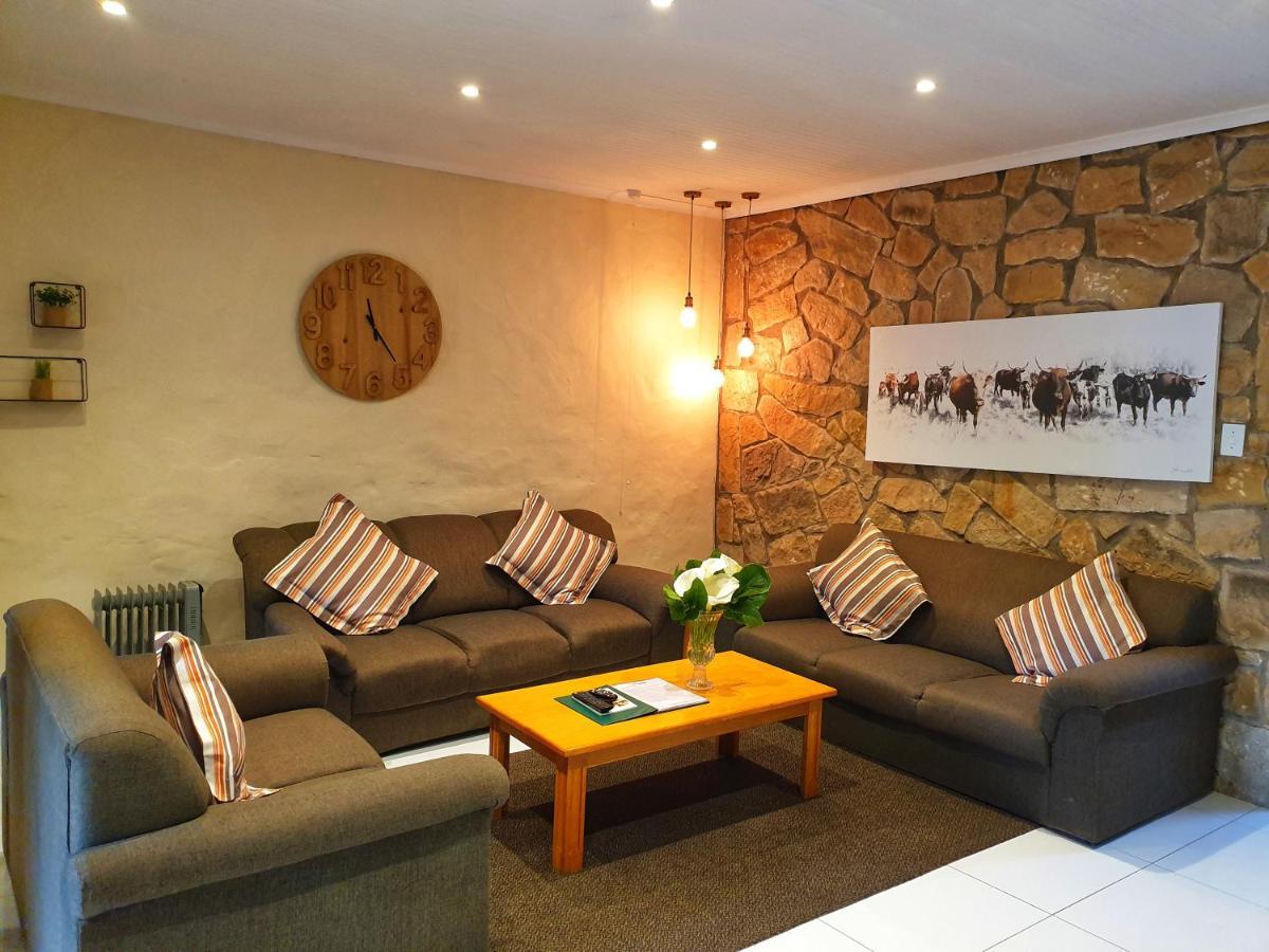Gooderson Leisure Mountain View Cottages Self Catering And Timeshare Resort ドラケンスバーグ・ガーデン エクステリア 写真