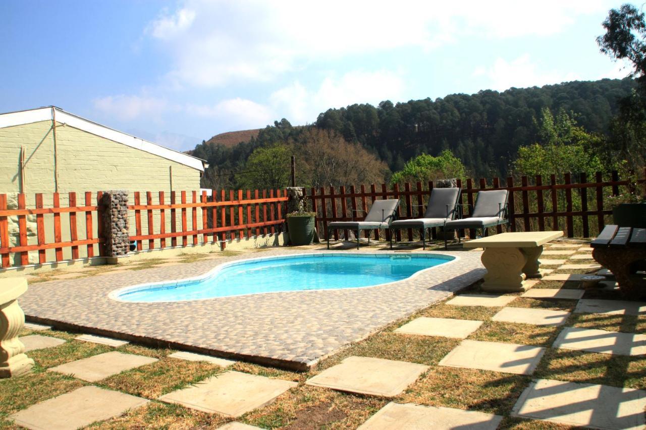 Gooderson Leisure Mountain View Cottages Self Catering And Timeshare Resort ドラケンスバーグ・ガーデン エクステリア 写真